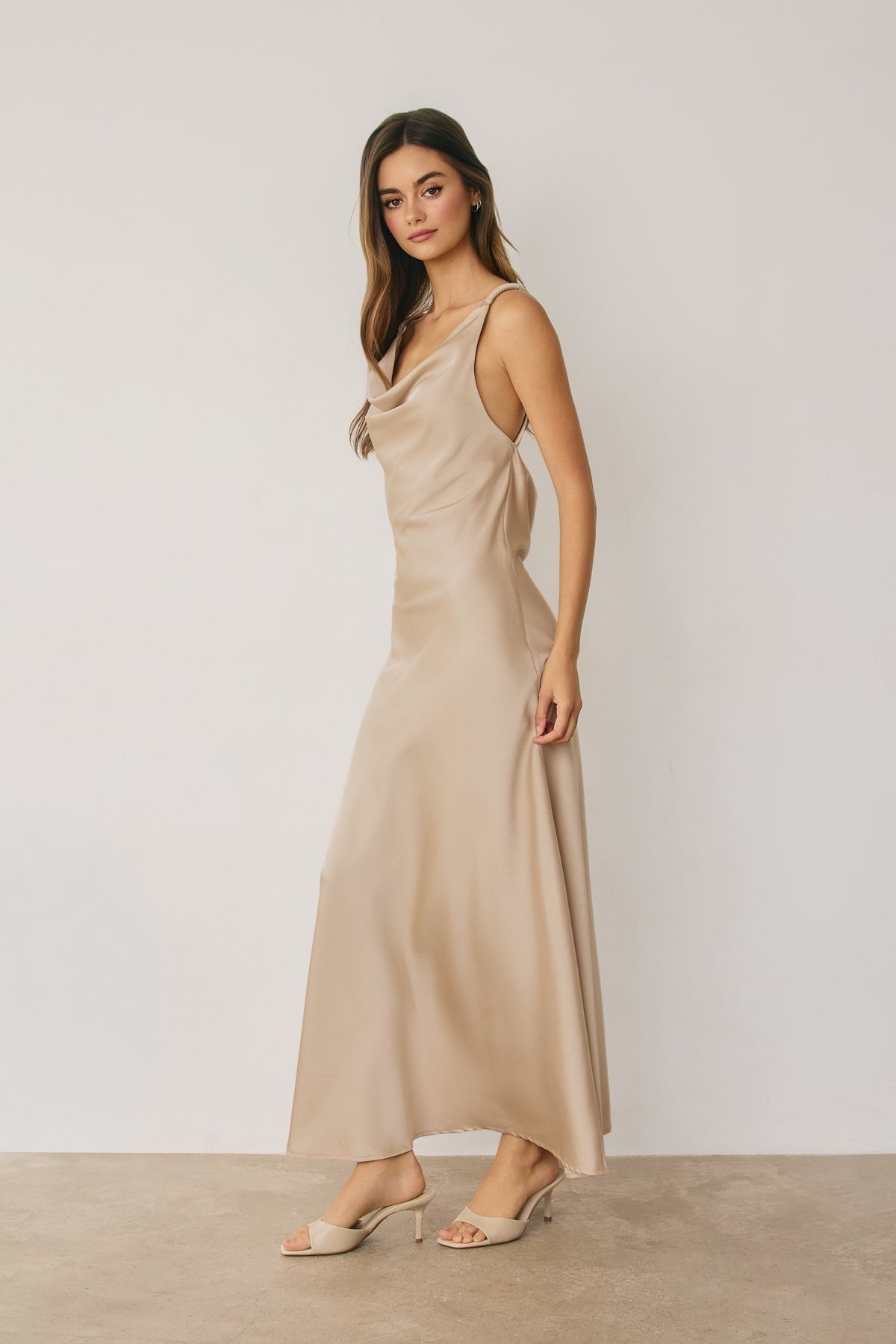 SATIN TWISTED STRAP MAXI DRESS Anima Guzga