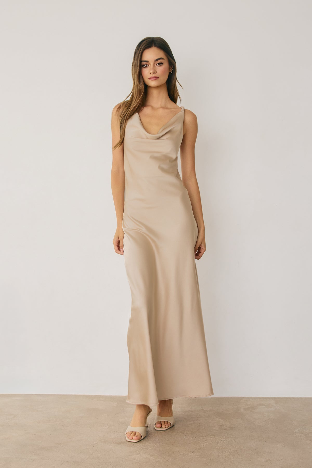 SATIN TWISTED STRAP MAXI DRESS Anima Guzga