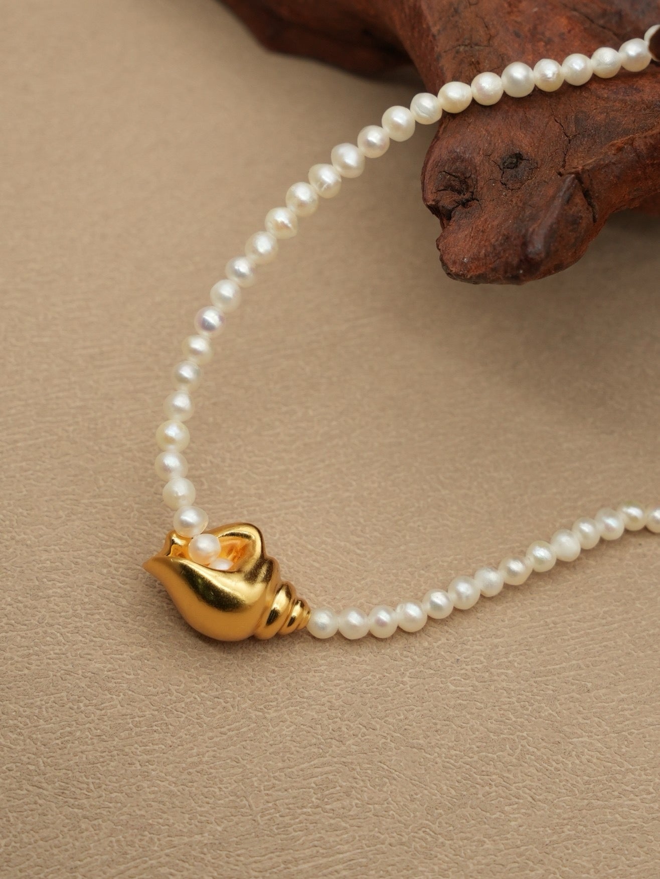 DAYS BY THE SUN NECKLACE