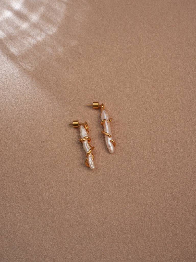 KESHI PEARL EARRINGS