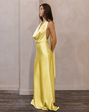 NIGHTS IN WHITE SATIN DRESS Anima Guzga