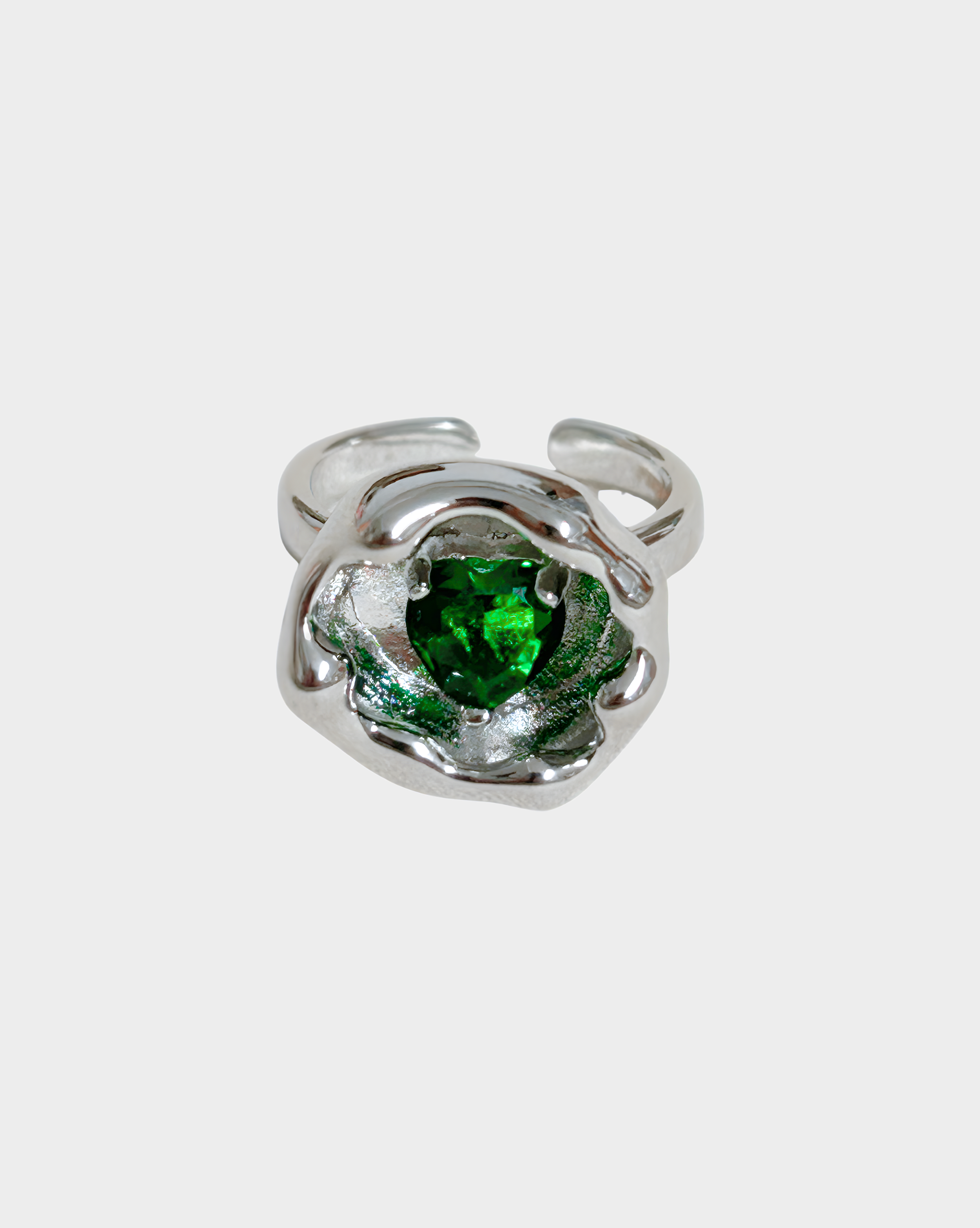 CAVE OF HEART RING