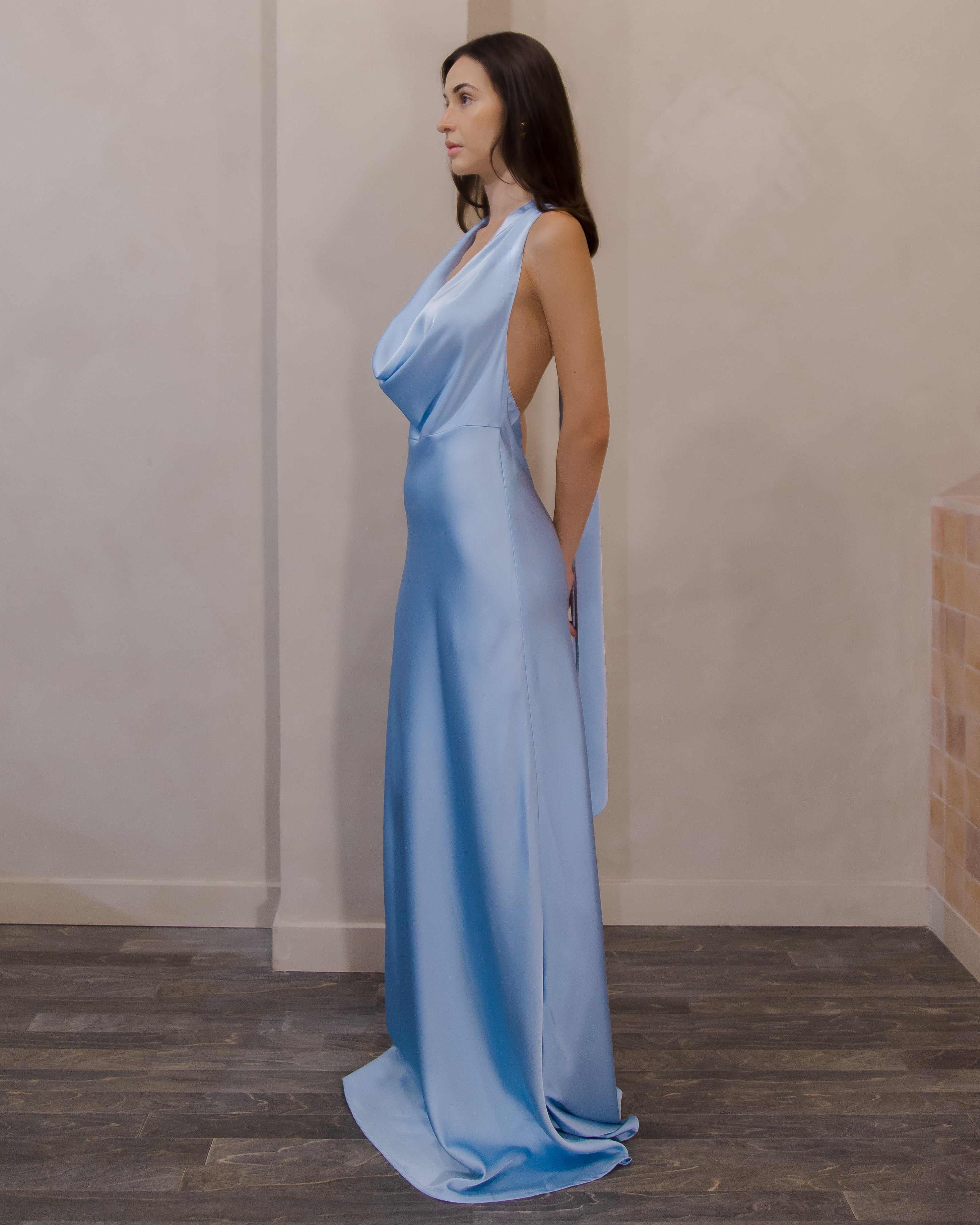 NIGHTS IN WHITE SATIN DRESS