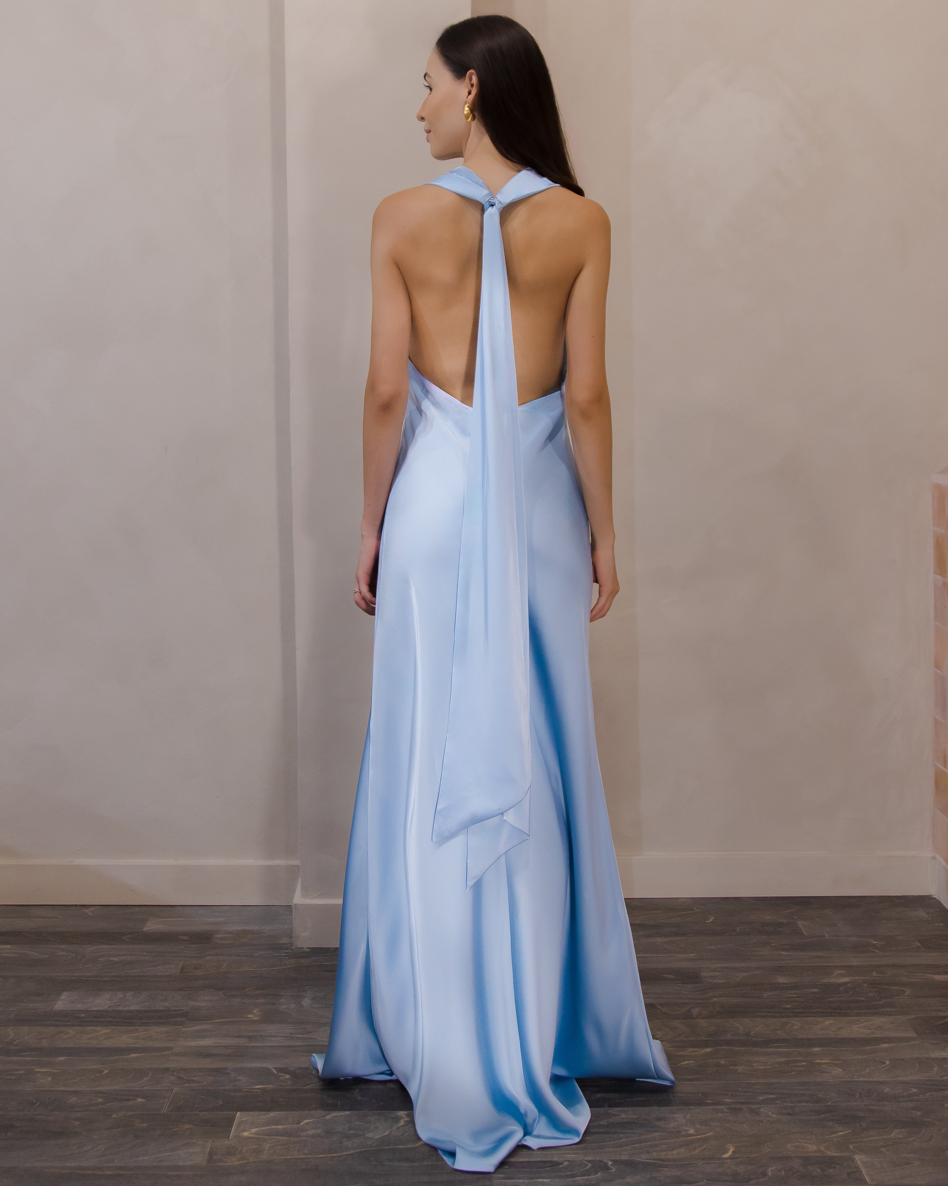 NIGHTS IN WHITE SATIN DRESS