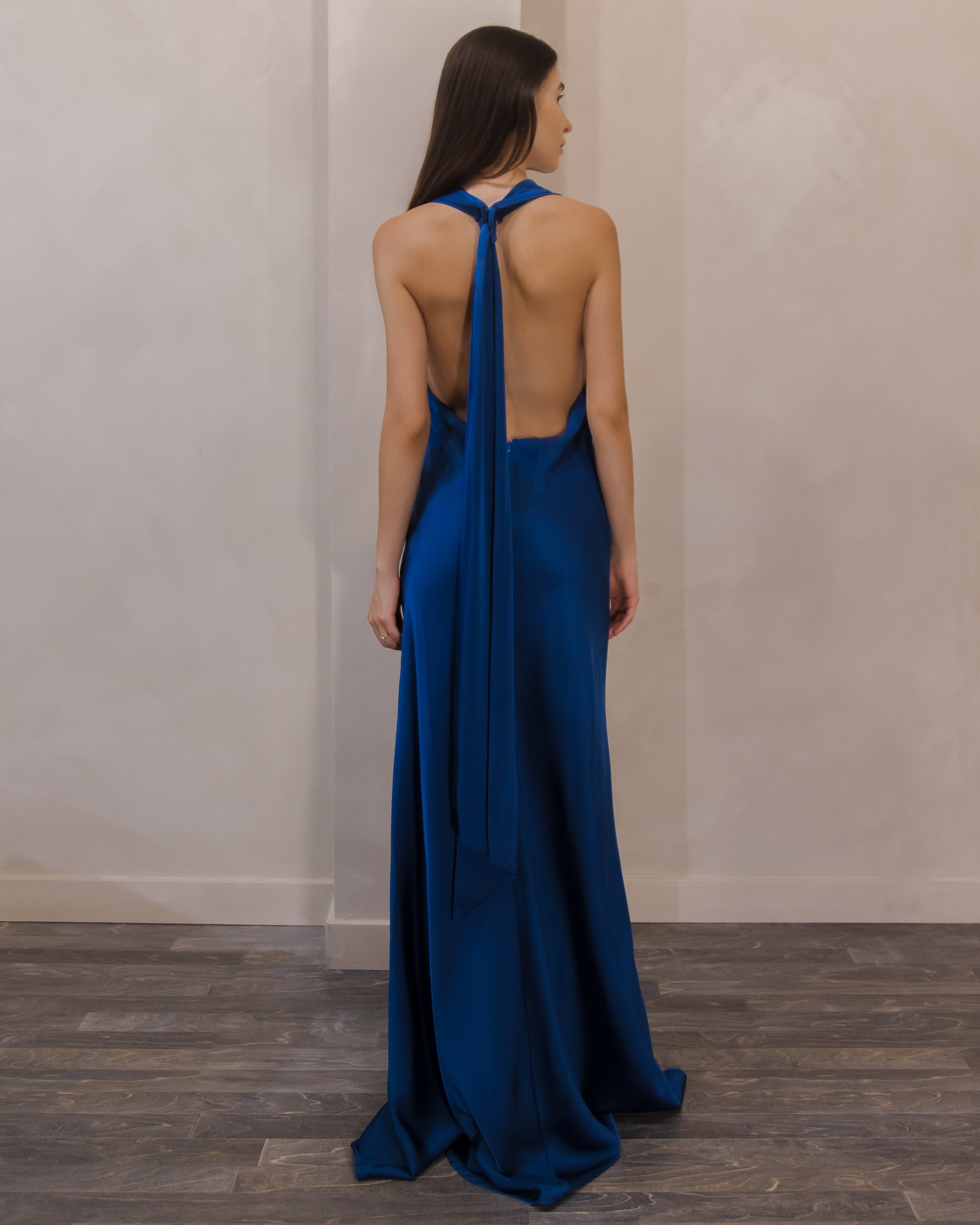 NIGHTS IN WHITE SATIN DRESS