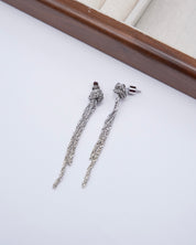 THE KNOTTED EARRINGS