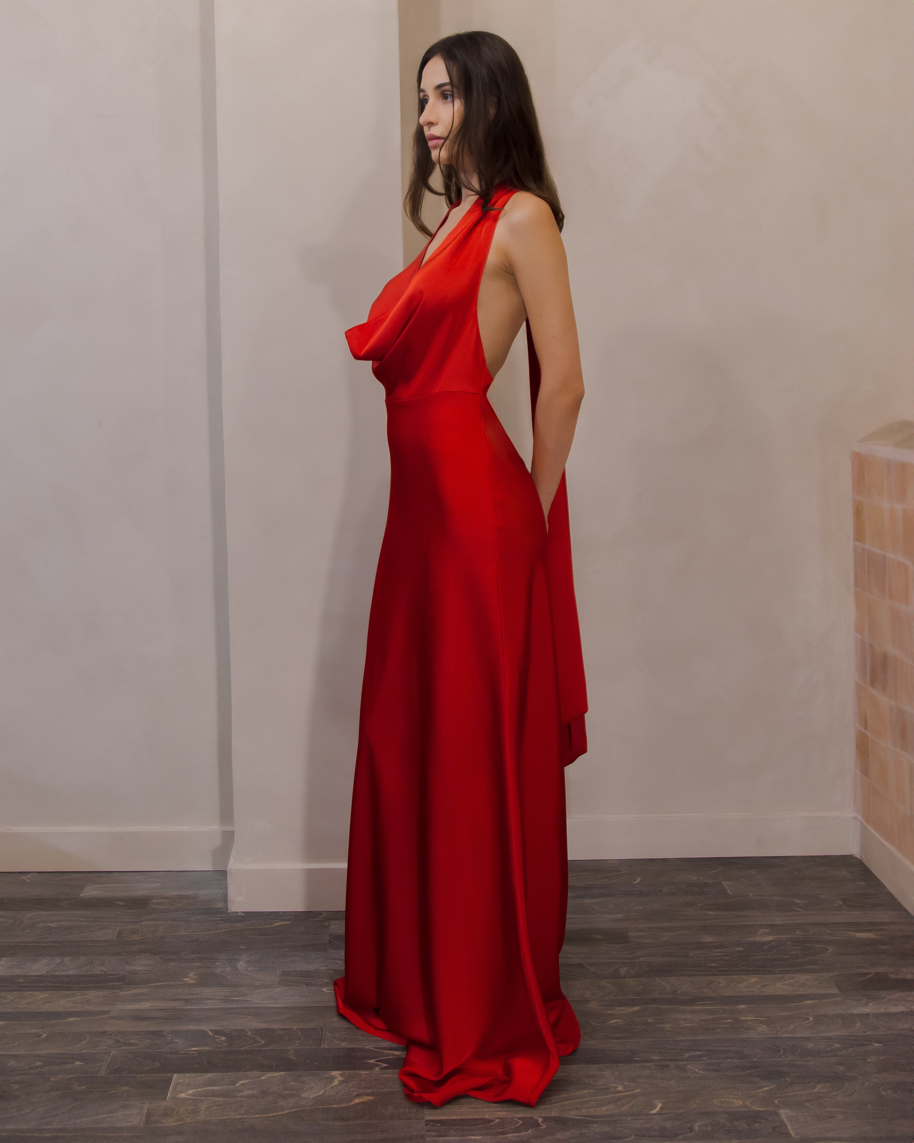 NIGHTS IN WHITE SATIN DRESS
