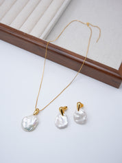 TULA NECKLACE