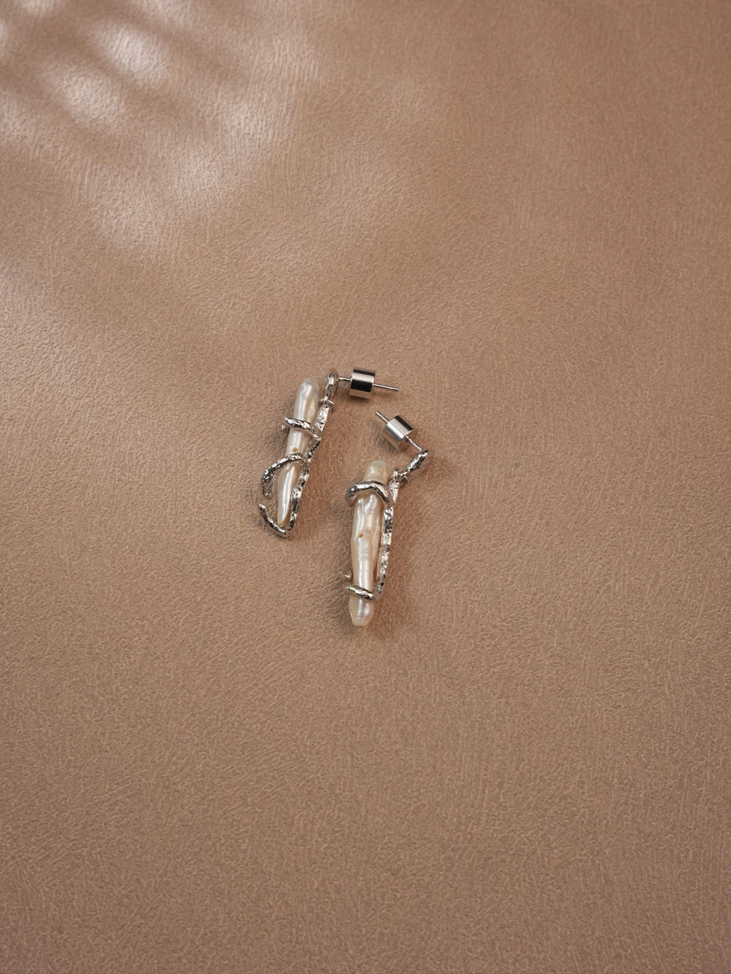 KESHI PEARL EARRINGS