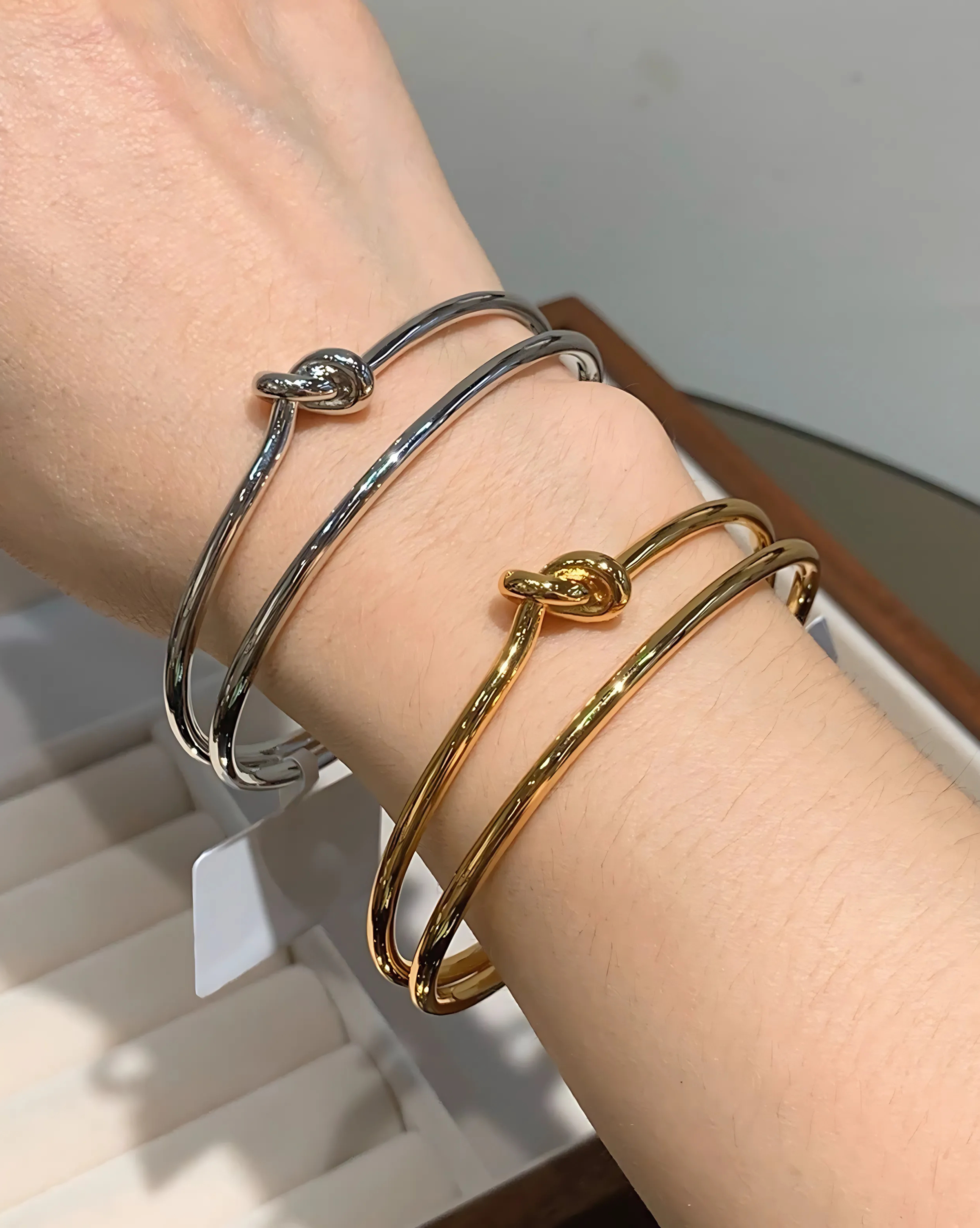 SHARING THE NIGHT BRACELET