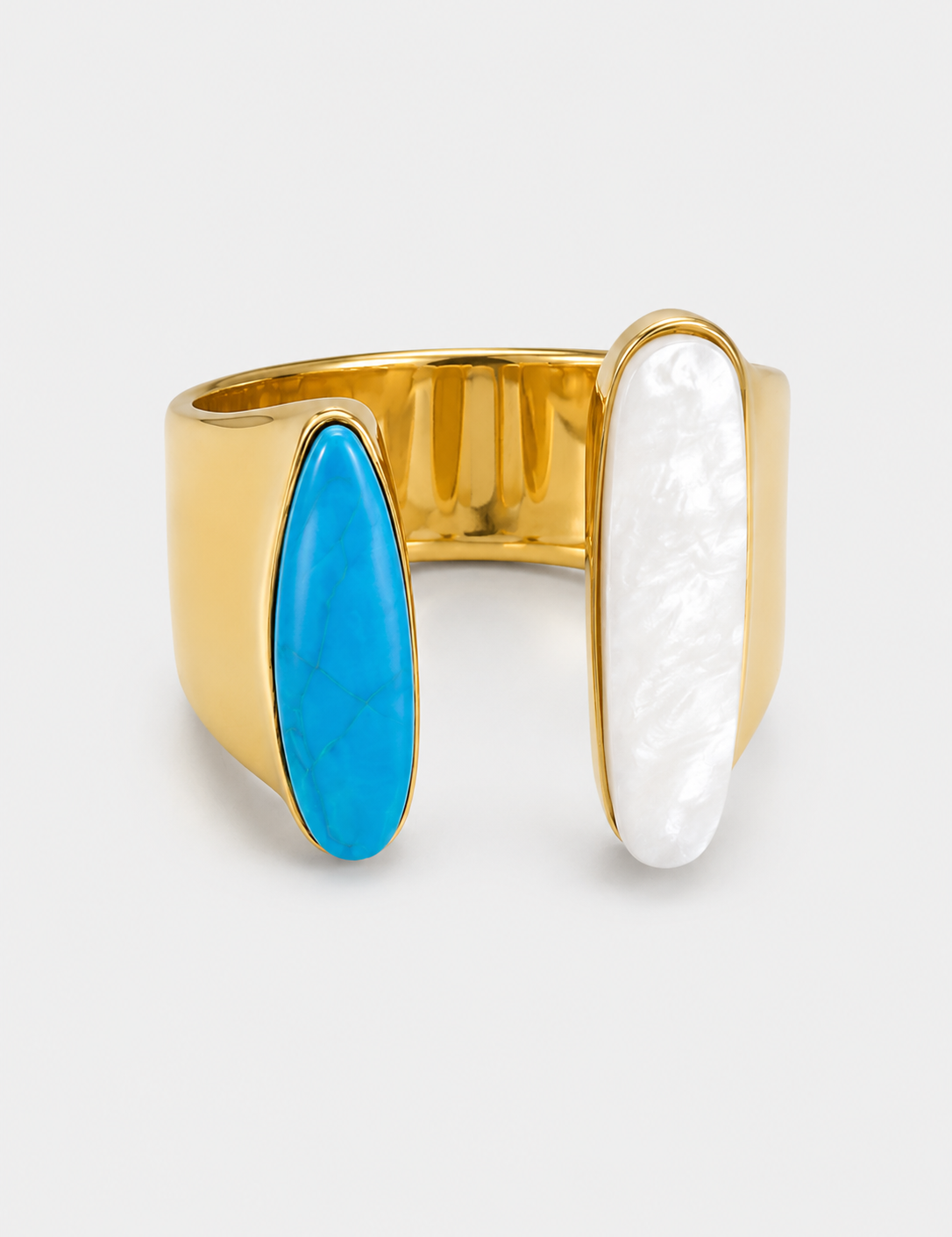 CRYSTAL BLUE PERSUASION RING Anima Guzga