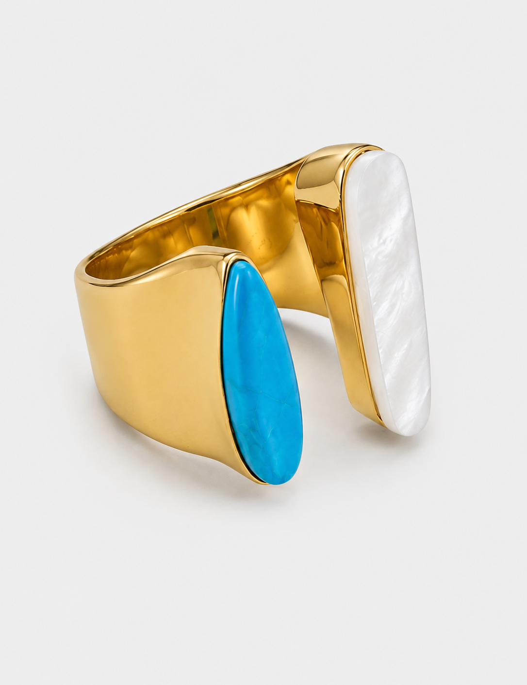 CRYSTAL BLUE PERSUASION RING Anima Guzga