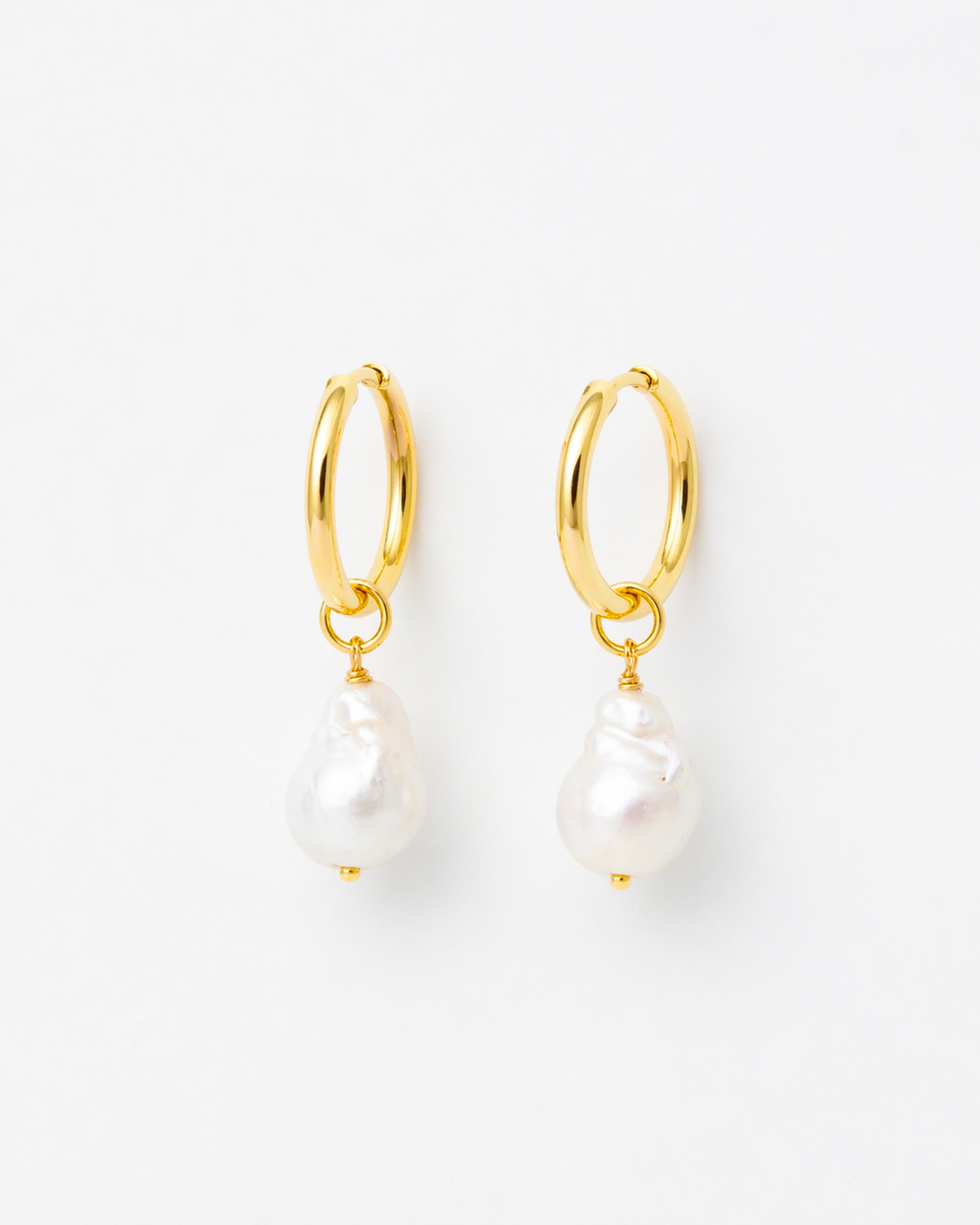 BAJAMAR PEARL HOOP EARRINGS Anima Guzga