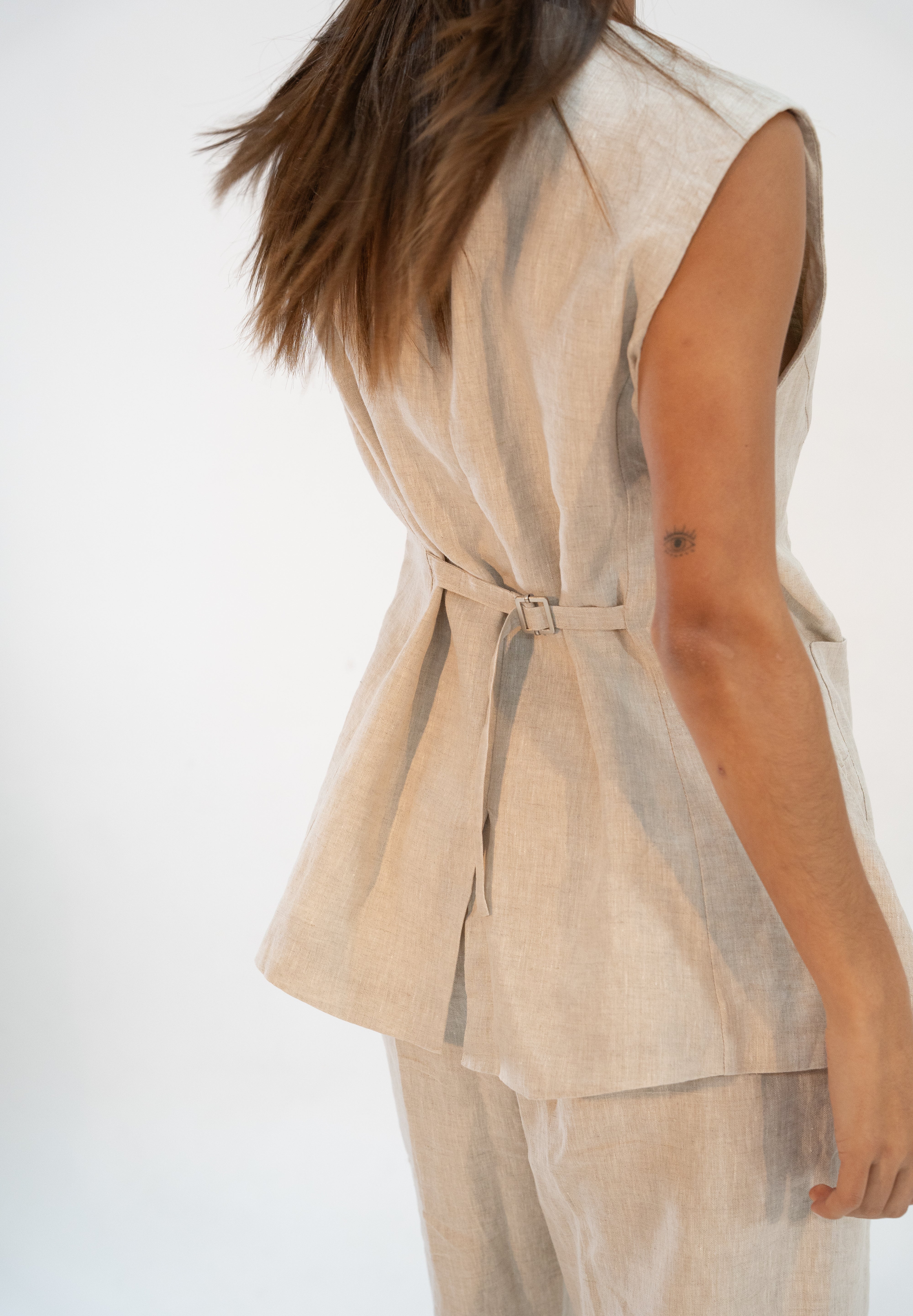 SOUTHERN NIGHTS LINEN VEST