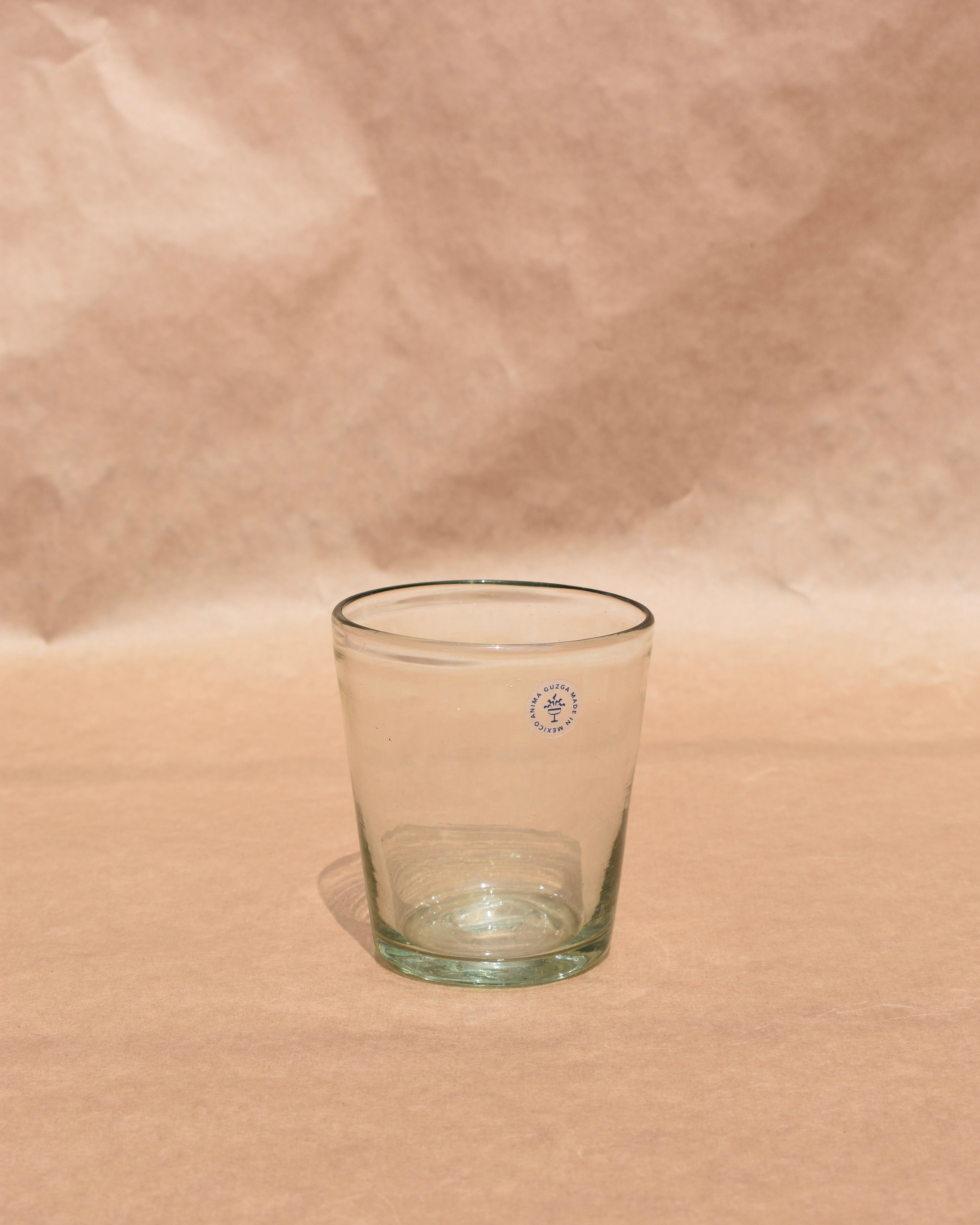 Mundgeblasenes Glas