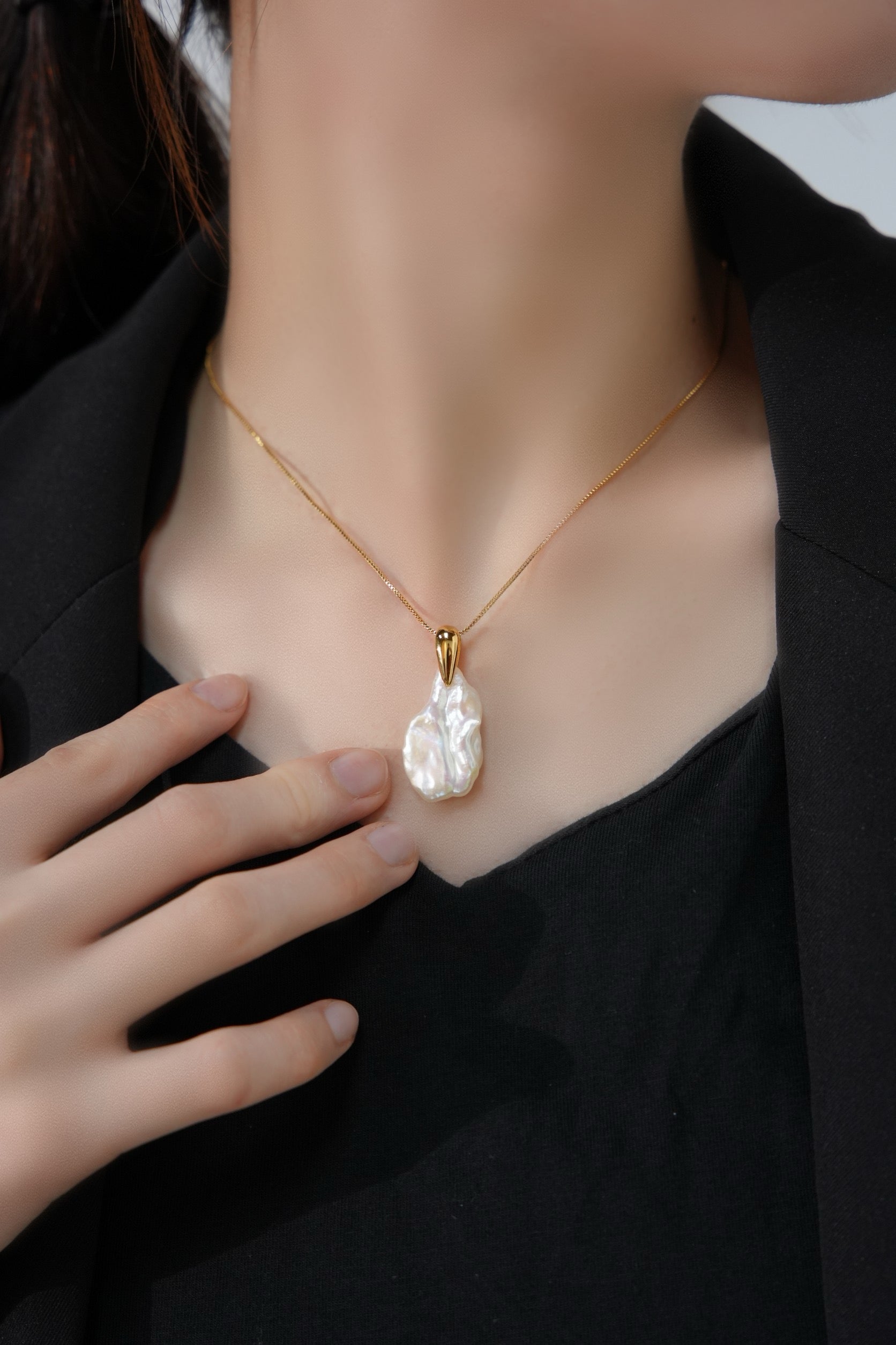 TULA NECKLACE