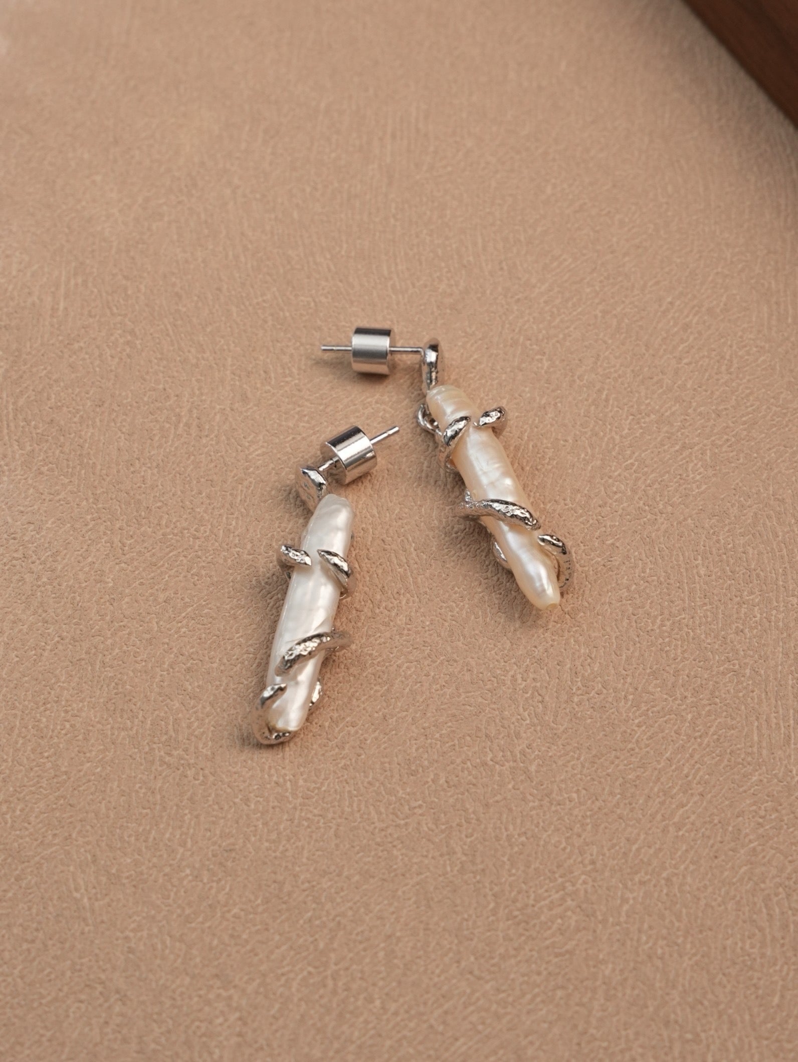 KESHI PEARL EARRINGS