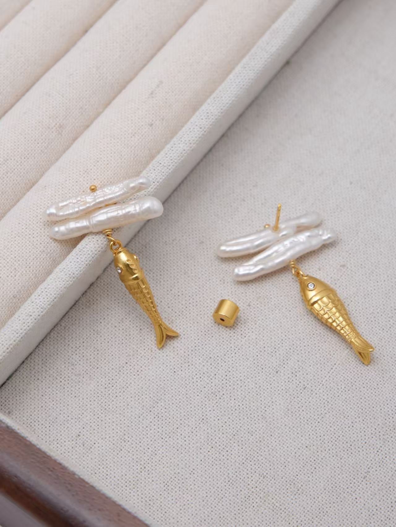FISH AND PEARL EARRINGS