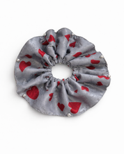 HEARTS OUT SCRUNCHIE Anima Guzga