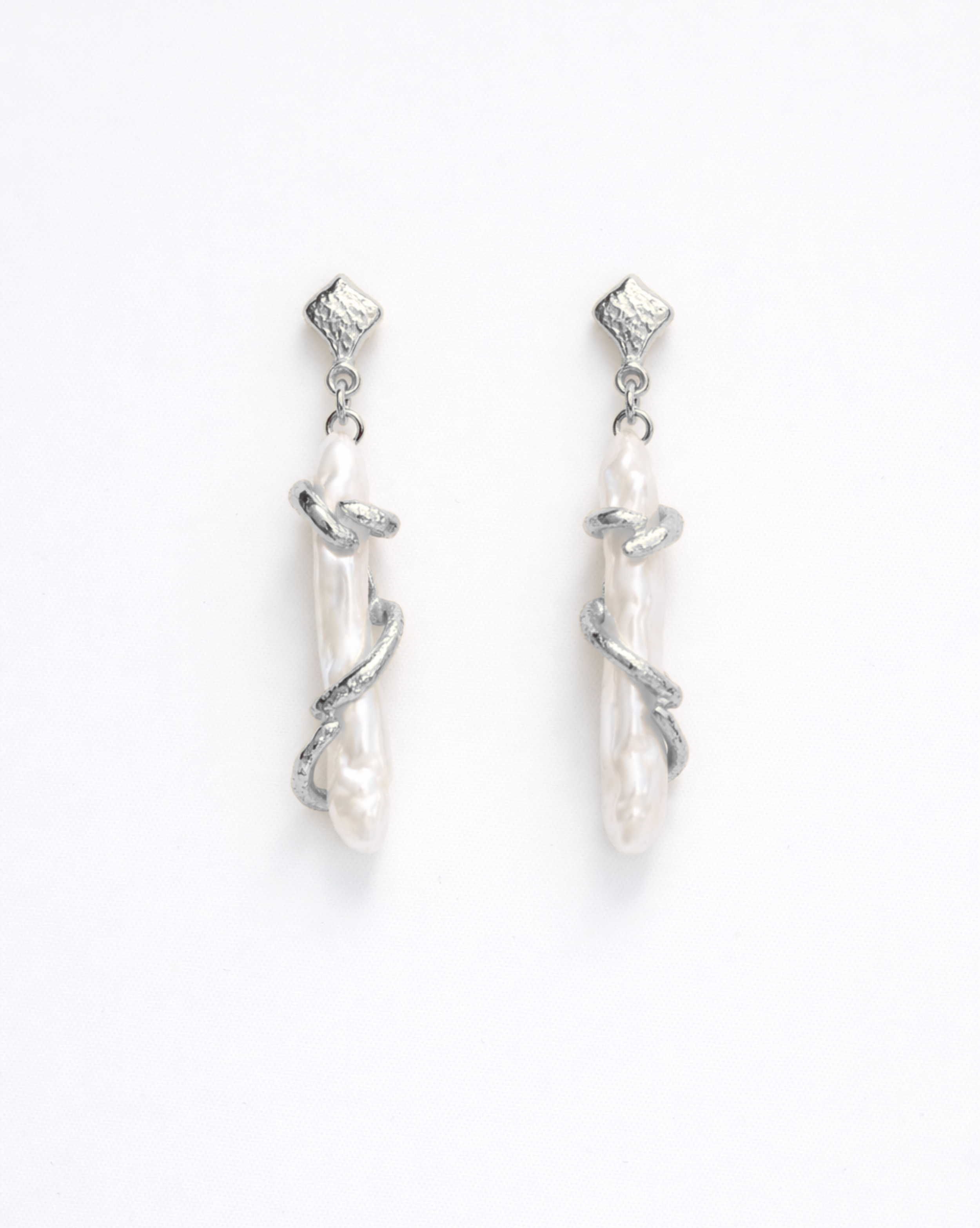KESHI PEARL EARRINGS Anima Guzga