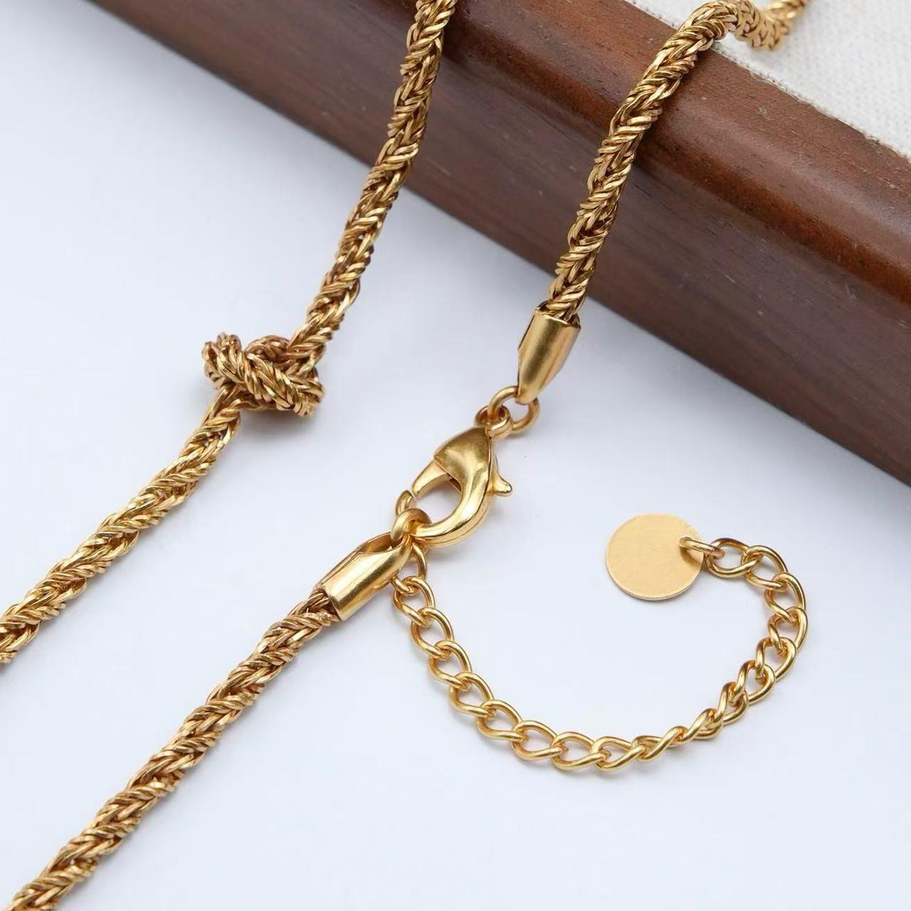 THE KNOTTED CHAIN NECKLACE